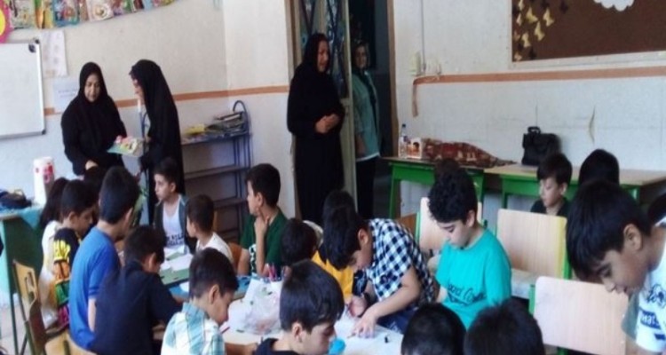 گوشه‌ای از فعالیت فرهنگی گروه جهادی بصیرت عمار شهرستان اسلام‌آبادغرب