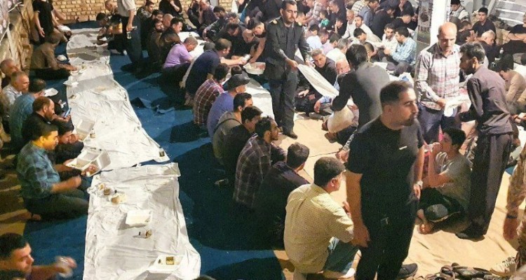 پذیرایی از زوار اربعین در موکب شهدای گمنام سپاه دالاهو