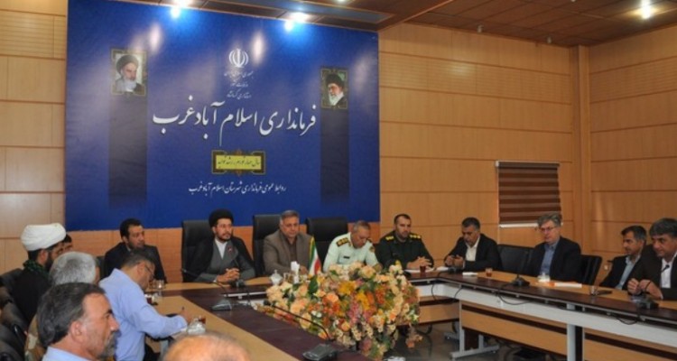 پرداخت 800 میلیارد تومان تسهیلات اشتغالزایی در اسلام‌آبادغرب/ مدیران شهرستان باید به مردم گزارش کار بدهند