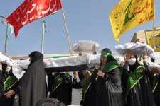 تشییع پیکر نمادین کودکان شهید غزه در اسلام‌آبادغرب+تصاویر