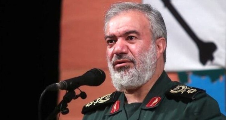 غفلت دشمنان از جمعیت بی‌شمار دلدادگان انقلاب موجب شکست آنان شده است