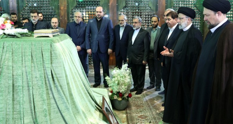 اعضای هیئت دولت با آرمان‌های امام خمینی (ره) تجدید میثاق کردند