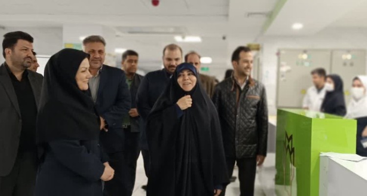 بازدید دستیار رئیس جمهور از بیمارستان اسلام آبادغرب