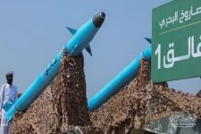 ملت شجاع یمن در مقابل مثلث شرارت آمریکا، انگلیس و اسرائیل ایستاده است