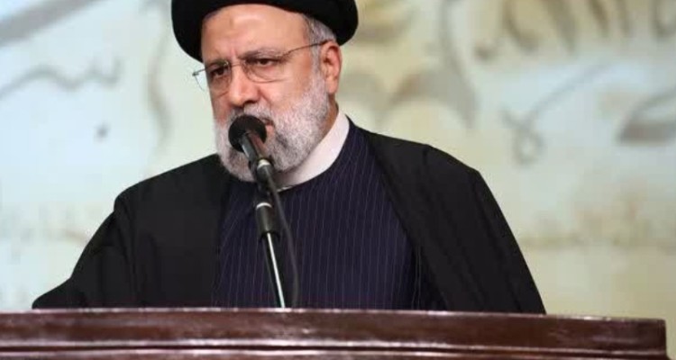 رئیسی کتاب به عنوان آیینه‌ تمام‌نمای علم و فرهنگ معرفی کرد