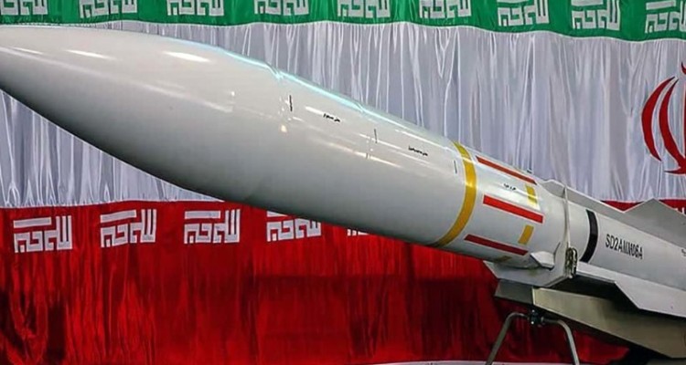 «گلوبال‌ فایرپاور» که یک وب‌سایت تخصصی نظامی برای رده‌بندی قدرت نظامی ۱۴۵ کشور بر مبنای بیش از ۶۰ شاخص است، ایران را در رتبه چهاردهم قرار داد.