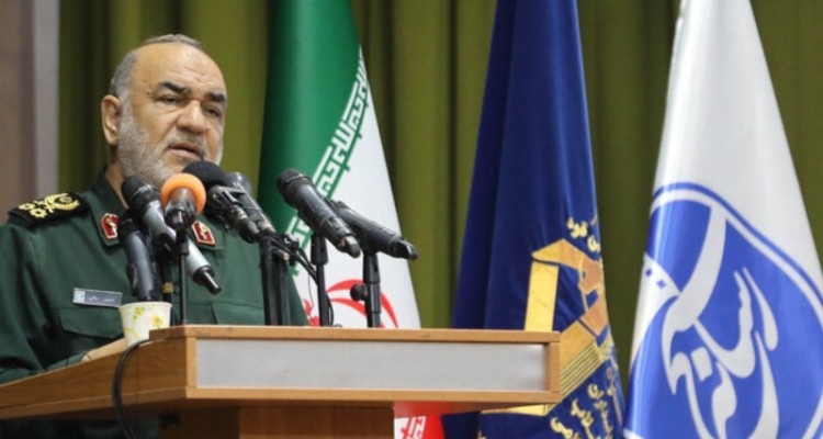 اعطای نشان «فتح» نشانگر رضایت رهبری انقلاب از سپاه است