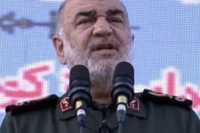 فرمانده کل سپاه مفتخر به دریافت نشان فتح از فرمانده کل قوا شد.