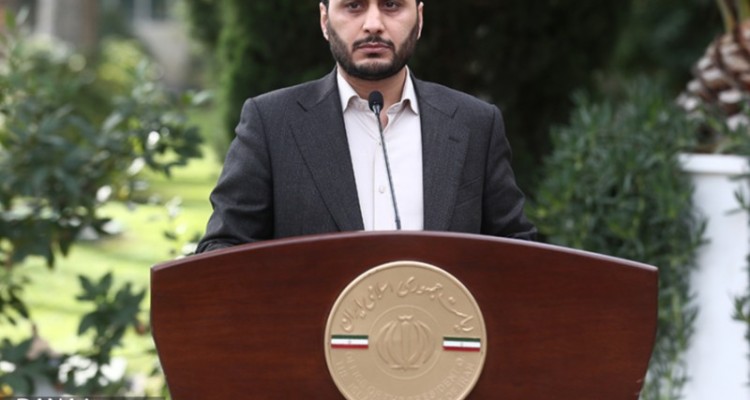 مذاکره رئیس بانک مرکزی و وزیر اقتصاد با دو بانک غیردولتی برای واگذاری استقلال و پرسپولیس مذاکره رئیس بانک مرکزی و وزیر اقتصاد با دو بانک غیردولتی برای واگذاری استقلال و پرسپولیس