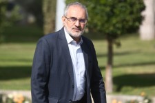 دولت باید برای بهبود وضعیت اقتصادی کشور تلاش بیشتری کند