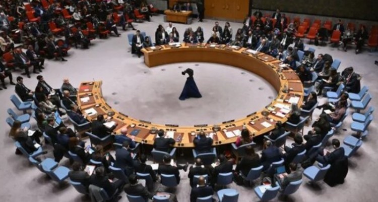 شورای حقوق بشر سازمان ملل روز جمعه پنج قطعنامه درباره جنگ غزه از جمله قطعنامه‌ای با موضوع درخواست از رژیم صهیونیستی برای برداشتن سریع محاصره و تمام اشکال دیگر مجازات دسته‌جمعی علیه این باریکه و برقراری فوری آتش‌بس را تصویب کرد.