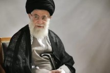 رهبر معظم انقلاب اسلامی به‌مناسبت سال نو و عید سعید فطر با درخواست رئیس قوه قضائیه برای عفو، تخفیف و تبدیل مجازات بیش از دوهزار نفر از محکومان محاکم موافقت کردند.