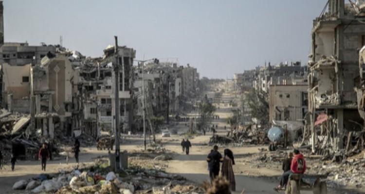 حملات هوایی رژیم صهیونیستی به غزه و درگیری‌های شدید در مرکز و کرانه باختری حملات هوایی رژیم صهیونیستی به غزه و درگیری‌های شدید در مرکز و کرانه باختری