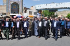 راهپیمایی نمازگزاران اسلام‌آبادغرب در حمایت از «وعده صادق»