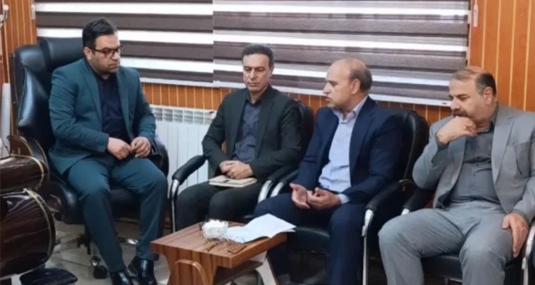 مدیر کل تامین اجتماعی استان  به منظور تقویت تعاملات و ارتباطات فی مابین با شهردار دیدار و گفت و گو کرد.