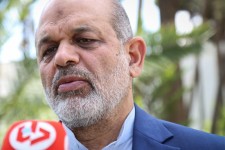 همه سلایق و گروه‌های سیاسی مردم را به شرکت در انتخابات دعوت کنند