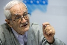 جریان سرمایه داری در دولت سوم روحانی به دنبال گرانی بنزین است