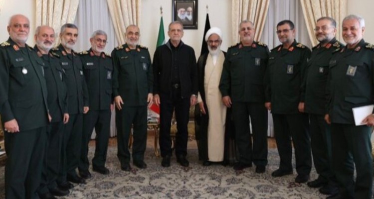 جمعی از فرماندهان ارشد سپاه پاسداران انقلاب اسلامی با رئیس جمهور منتخب دیدار کردند.