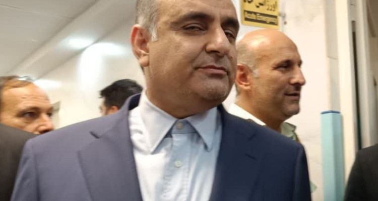 مطالبات کادر درمان، سرانه پزشکی و پرستاری را باید پرداخت کنند تا شاهد مهاجرت کادر درمان نباشیم