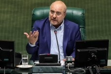 حضور بدون رعایت تشریفات آقای پزشکیان در مجلس یک بنای خوب است