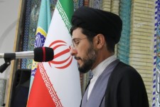 حواسمان باشد که در خطوطی که دشمن ترسیم کرده است حرکت نکنیم