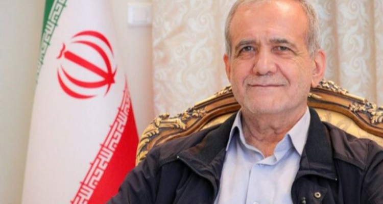 پیاده کردن افراد از قطار انقلاب راحت است/با خدمت بی‌منت می‌توان رضایت‌ مردم را جلب کرد