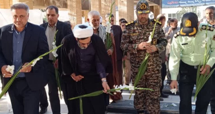 غبار روبی مزار شهدای شهرستان اسلام آبادغرب