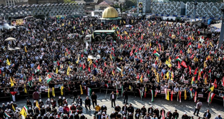 تشییع پیکر سردار شهید نیلفروشان؛ نمادی از ایستادگی در برابر دشمنان