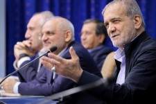 پزشکیان: باید همه موانعی که معیشت مردم را به خطر انداخته از سر راه برداریم