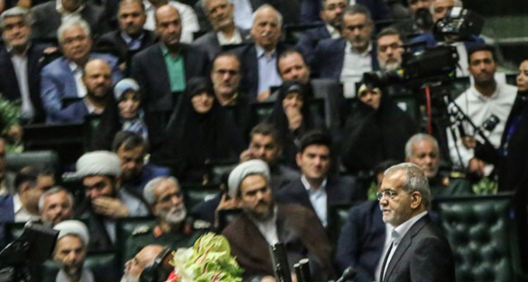 بودجه براساس تعهدات به مردم نوشته شده است