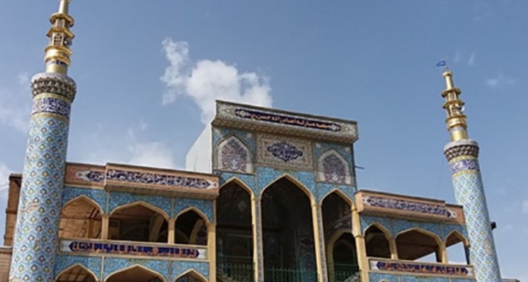 درب بقعه امامزاده قاضی‌وند پلمب نیست