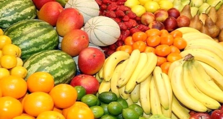 عرضه میوه‌ها بدون کمبود در اسلام‌آبادغرب برقرار است