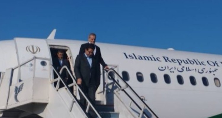 پزشکیان در فرودگاه کنارک: فقر و بی‌عدالتی را ریشه‌کن می‌کنیم