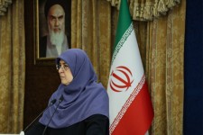 مهاجرانی: بدون آماده‌سازی مردم و کار کارشناسی، قیمت بنزین را تغییر نمی‌دهیم