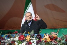 پزشکیان: ترامپ می‌گوید می‌خواهم مذاکره کنم و تمام راه‌ها را به روی ایران می‌بندد!