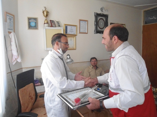 تجلیل از پزشکان داوطلب جمعیت هلال احمر اسلام آباد غرب +عکس تجلیل از پزشکان داوطلب جمعیت هلال احمر اسلام آباد غرب +عکس