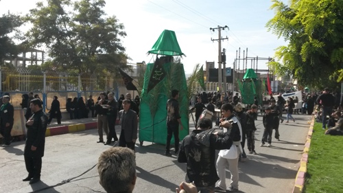 اسلام آبادغرب غرق ماتم سالار شهیدان/ عزاداری سوگواران در عاشورای حسینی