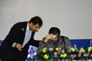 استفاده بی پروا از عوامل و امکانات دولتی 47 روز مانده به انتخابات/ ضعف اطلاعات سیاسی خرازی با صدای گرفته/ سخنران جلسه را نا تمام گذاشت استفاده بی پروا از عوامل و امکانات دولتی 47 روز مانده به انتخابات/ ضعف اطلاعات سیاسی خرازی با صدای گرفته/ سخنران جلسه را نا تمام گذاشت