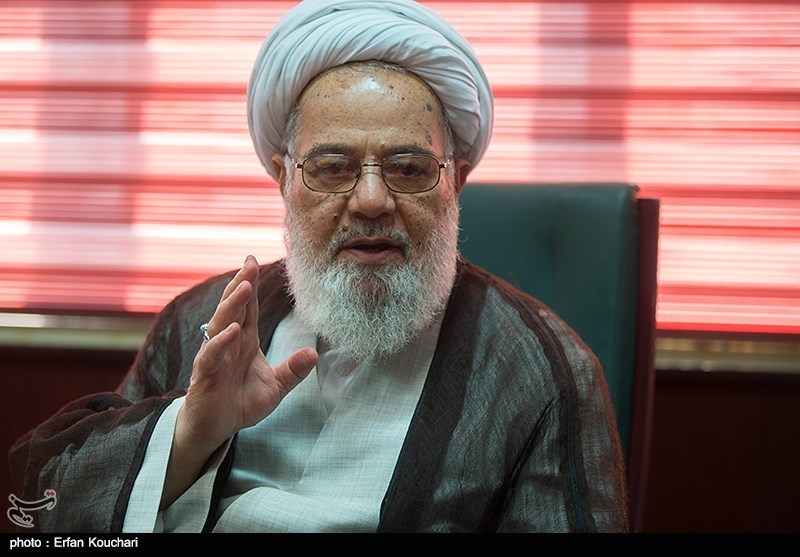 رهبر انقلاب عامل وحدت ملت است/وحدت اقوام و مذاهب استان کرمانشاه مثال زدنی است