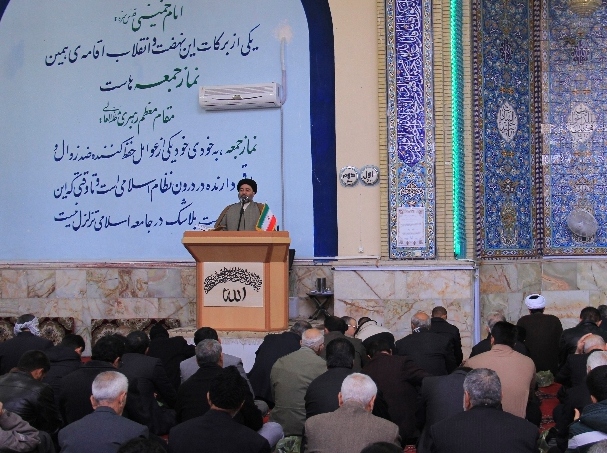 بخاطر تفکر لیبرالی برخی مسئولین امسال "سال اقدام و عمل" نامگذاری شد/ اقتصاد مقاومتی مشکلات اقتصاد داخلی  کشور را حل می کند