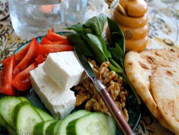 چه غذاهایی برای افطار و سحر مناسب نیست؟! چه غذاهایی برای افطار و سحر مناسب نیست؟!