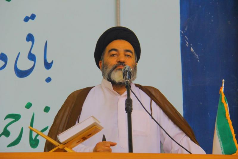 اولین مطالبه مردم این است که سفر رییس جمهور خاصیتی برای روستاها و شهرستان های مختلف استان کرمانشاه در برداشته باشد/هنوز اثر ملموسی از منطقه ویژه و پتروشیمی اسلام آبادغرب دیده نشده است