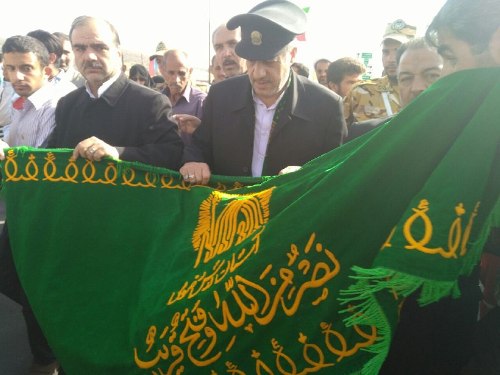 استقبال بی‌نظیر مردم اسلام آبادغرب از پرچم مقدس حرم مطهر رضوی+ تصاوير