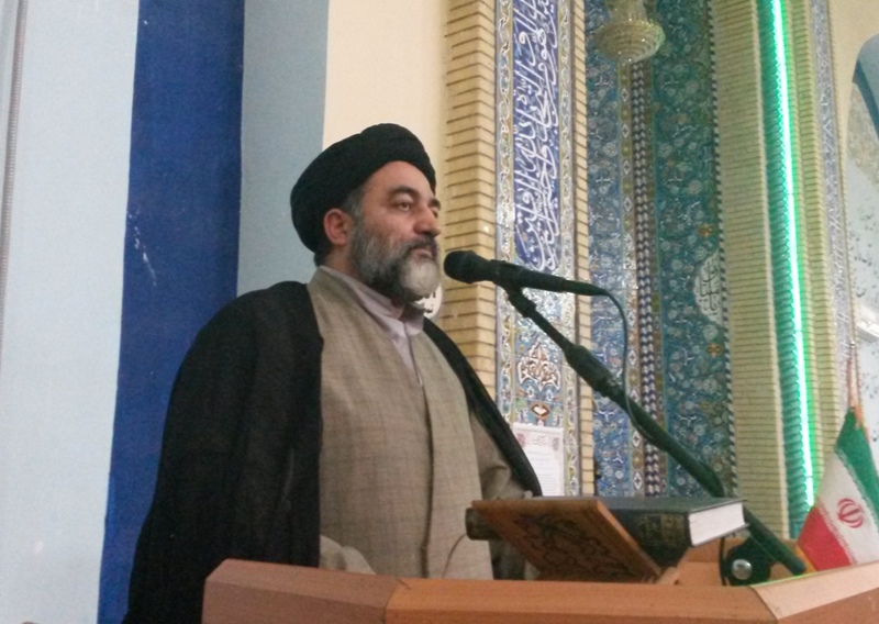 محرومیت در جامعه افزایش یافته است/شعار "مرگ بر آمریکا" را به بهانه مشکلات داخلی تعطیل نمی کنیم 