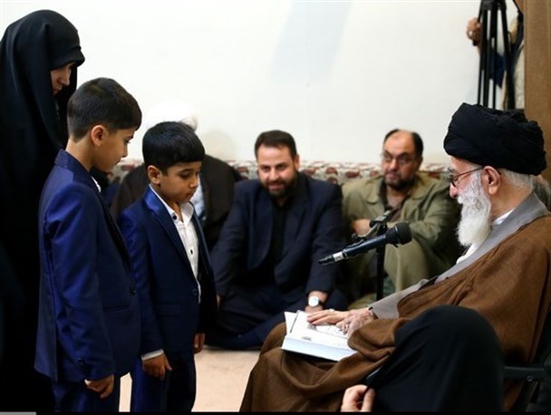 رهبرانقلاب:به شهدای دفاع از حریم اهل بیت(ع) به طور ویژه افتخار می‌کنیم