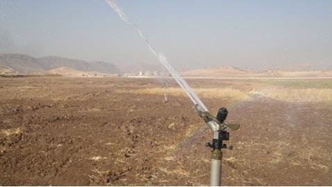 تجهیز زمین های هنرستان کشاورزی اسلام آباد غرب به سیستم آبیاری تحت فشار