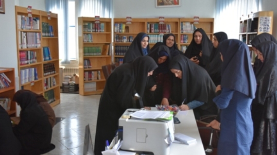 عضویت بانوان شاغل ادارات شهرستان در کتابخانه های عمومی اسلام آبادغرب