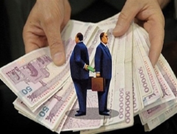 تعداد نجومی بگیران در سراسر کشور نزدیک به 1000 نفر است/ پاداش‌ها و حق الجلسات چند ده میلیونی برخی مسئولان/ عده‌ای از نجومی بگیران "گردن کلفتی" کرده اند