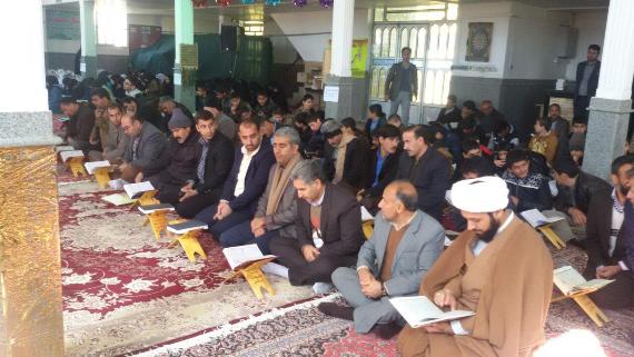 برگزاری مراسم محفل انس با قرآن  در محل مسجد امام رضا (ع) شهر حمیل+عکس