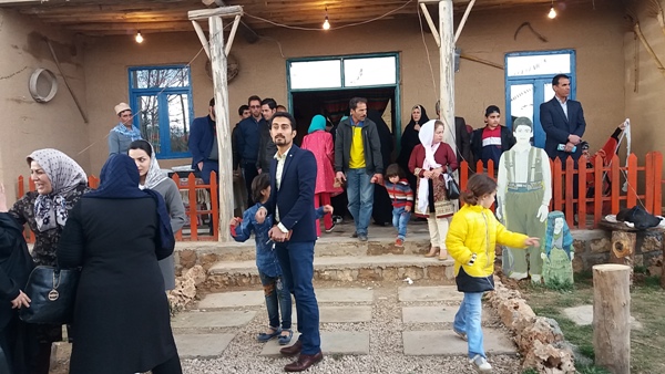 استقبال گردشگران از "خانه سنتی" ورودی اسلام آبادغرب/ ورود 15 هزار گردشگر به شهرستان